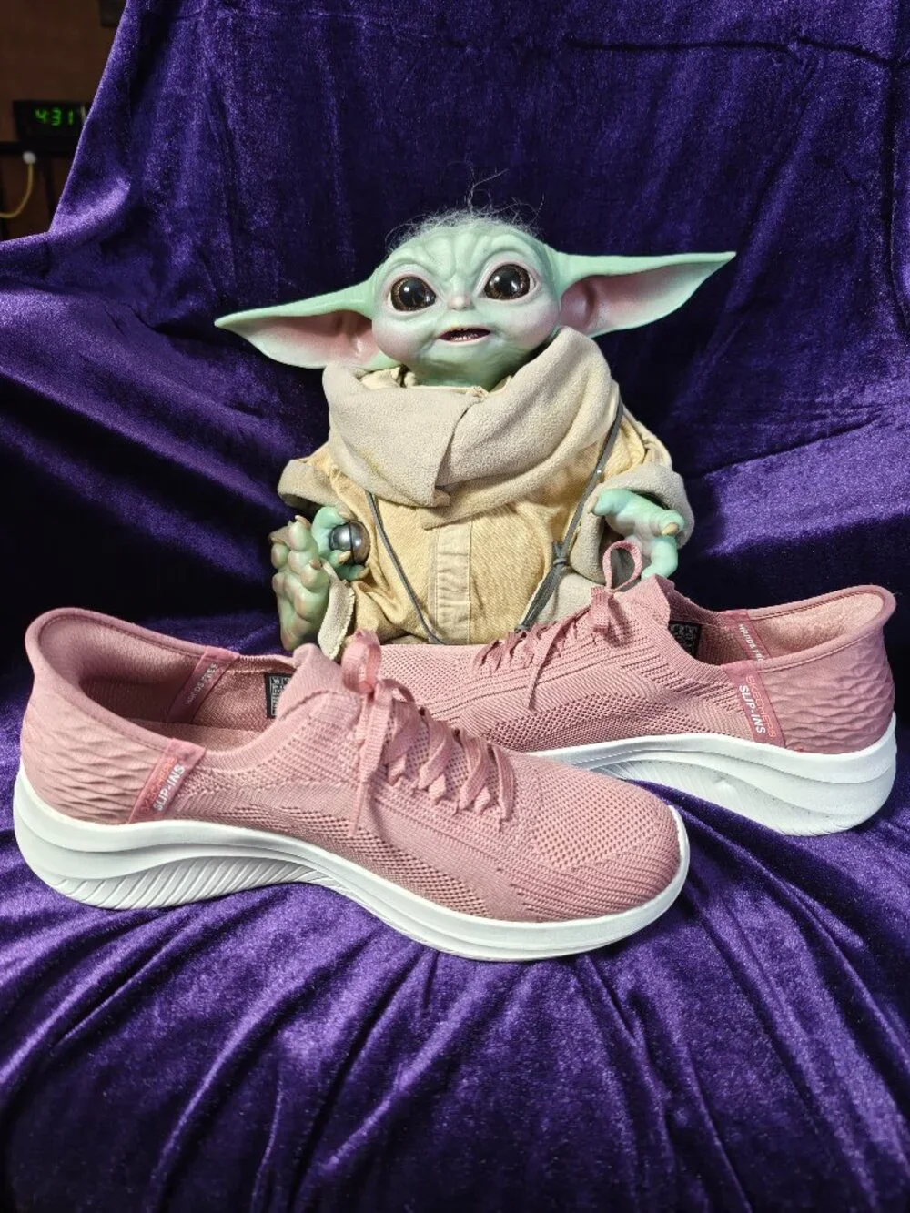 Skechers Hands Free Slip-ins: Ultra Flex 3.0 - Brilliant Path in Mauve - Size 10